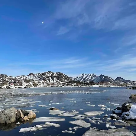 #Lofoten Leilighet Ved Sjoen Ballstad Exterior photo